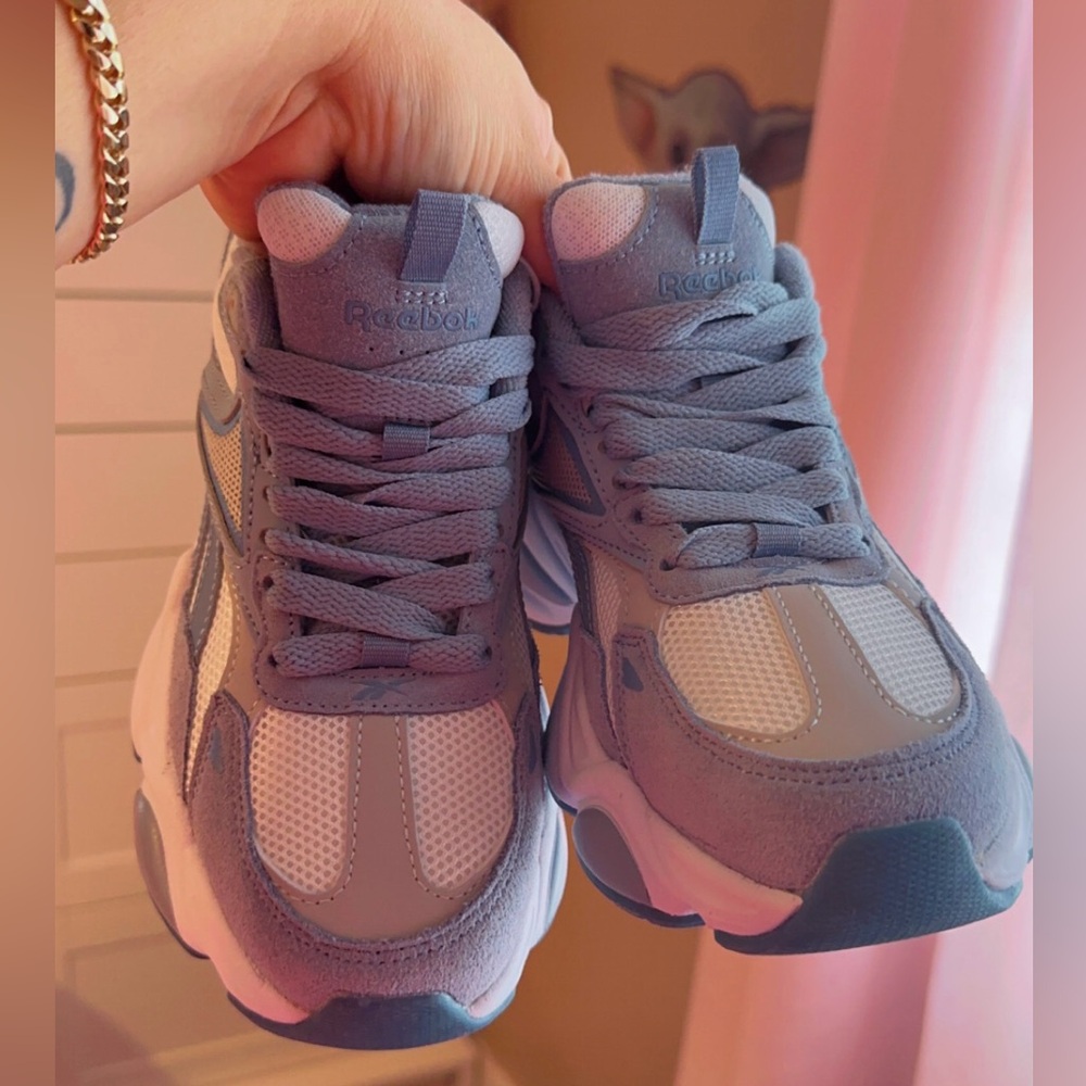 Reebok Sneakers SIZE 6